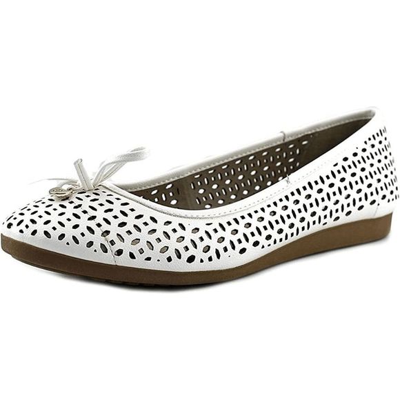 Giani Bernini Shoes - Giani Bernini Womens Odeysa2 Leather Closed Toe Loafers White size 6.5 M